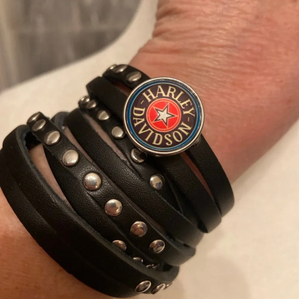 - HD Snap Button Wrap Bracelet - Picture 2 of 10